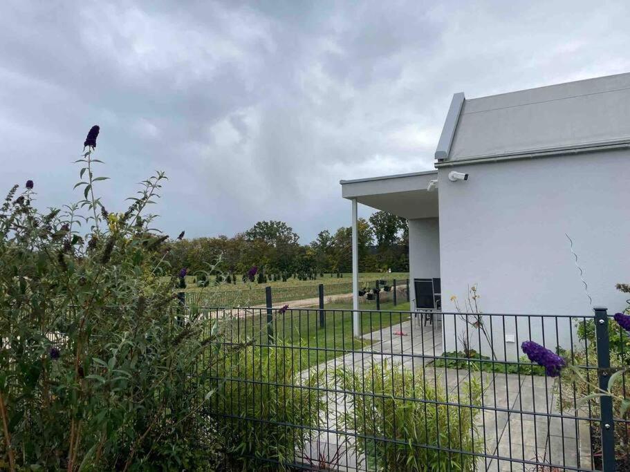 Wohnung Mit Garten Naehe Legoland Leipheim Exterior foto